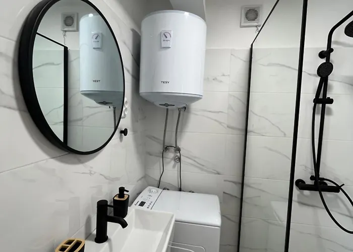 Mia דירה ביבינייה